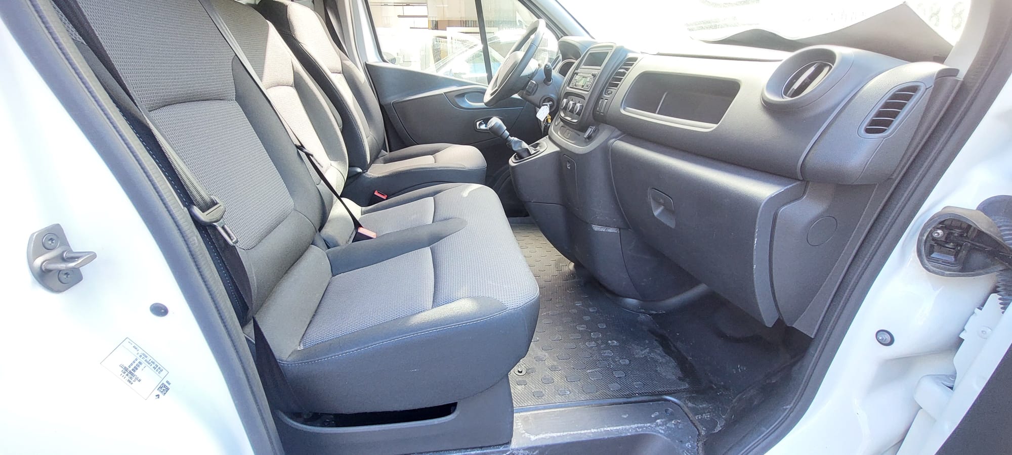 Renault Trafic 2.0 120cv miniatura 7